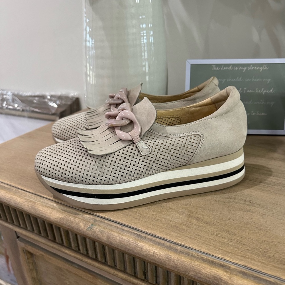 Stylish Pink Loafers with Fringe Detail